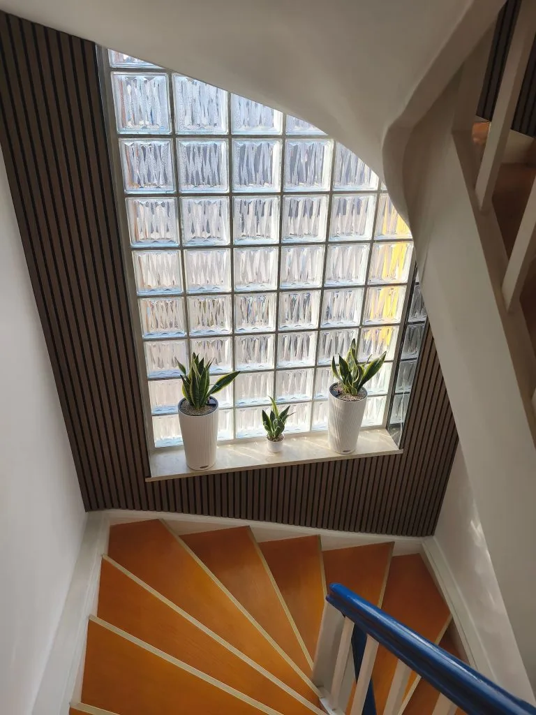 Treppenhaus im Haus 113 in Burghausen mit Zugang zur Ferienwohnung Burgzauber