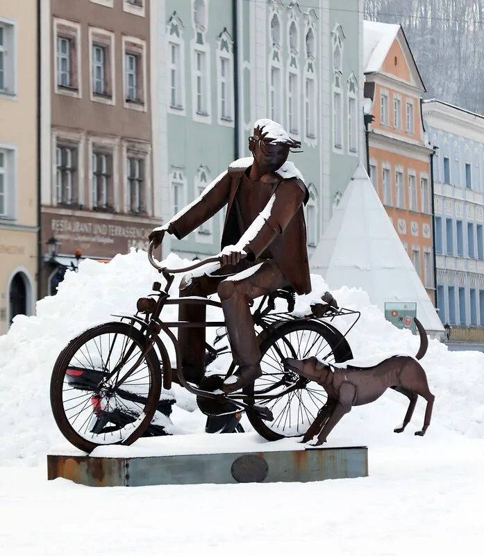 Verschneite Altstadt von Burghausen im Winter